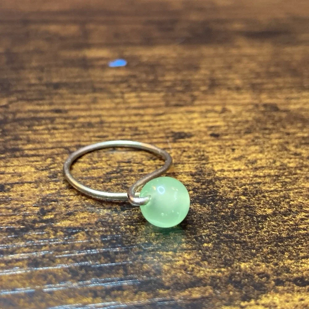 Wire Wrap Ring‎ Size 6.5 Light Green Bead Silver Tone Minimalist Freeform